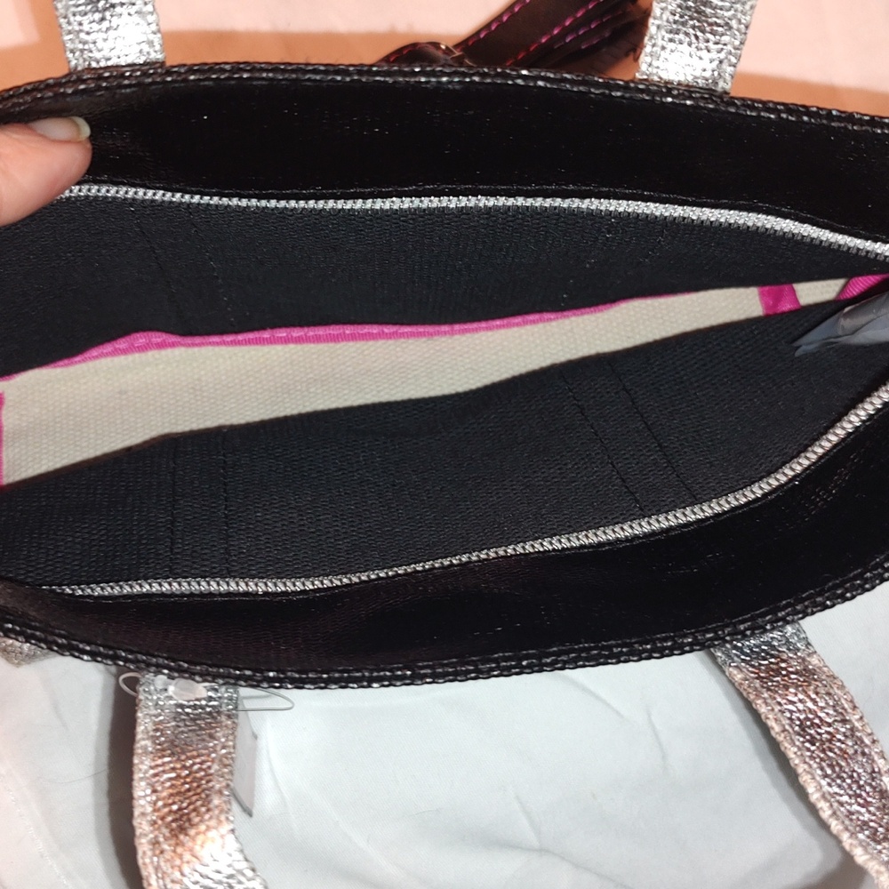 ❤️Victoria Secret Mini Tote Purse Bag Crossbody Silver Black Zippered NWT - Picture 5 of 12